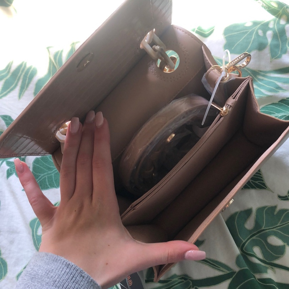 Purse - Picture 3 of 3